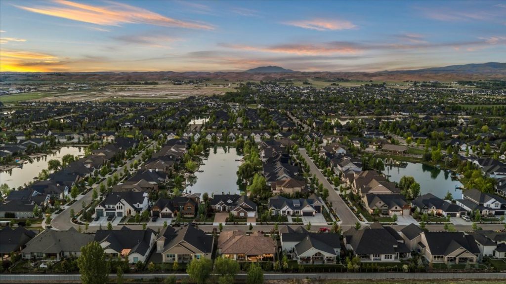 6347 W Biathlon St — Aerial and neighborhood view